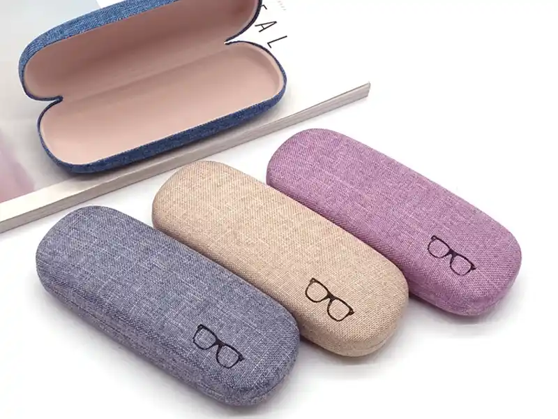 Metal and fabric eyeglass case with soft lining