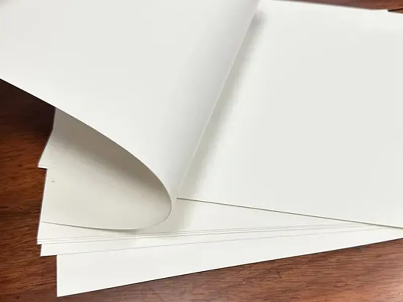 White SBS paper sheets with smooth surface for premium packaging